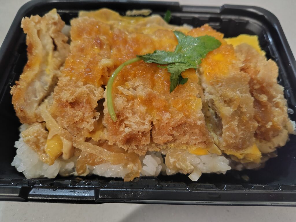 ロースかつ重（カナダ産三元豚使用）