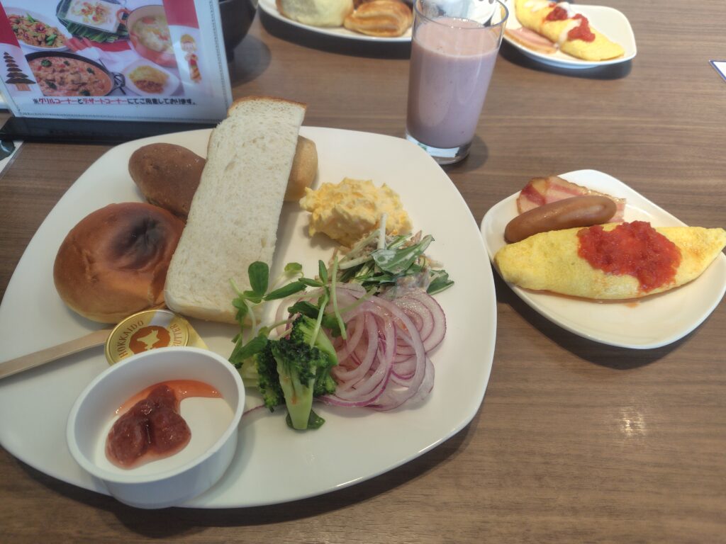 センチュリーマリーナ函館、朝食ビュッフェ2日目。オムレツが美味しい!